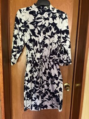 Tommy Hilfiger Navy and White Floral Button-Up Shirt Dress Size Medium